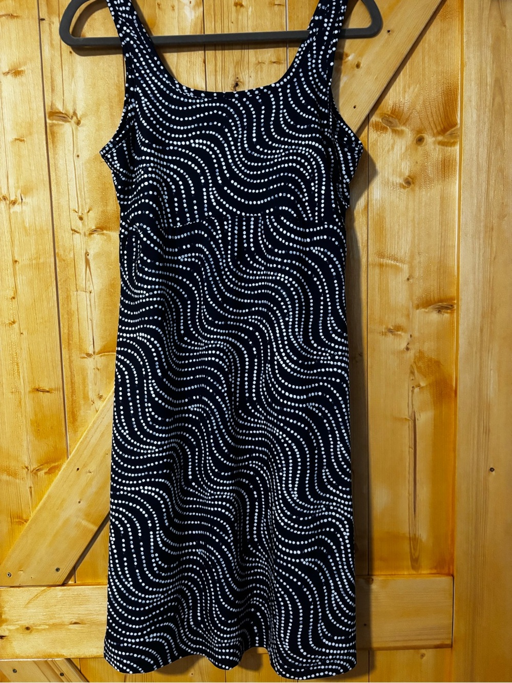 Columbia PFG Freezer III Dress Navy Blue White Wave Print Medium
